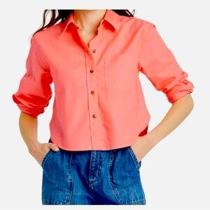 Brand new, cropped-fit women’s button down top
